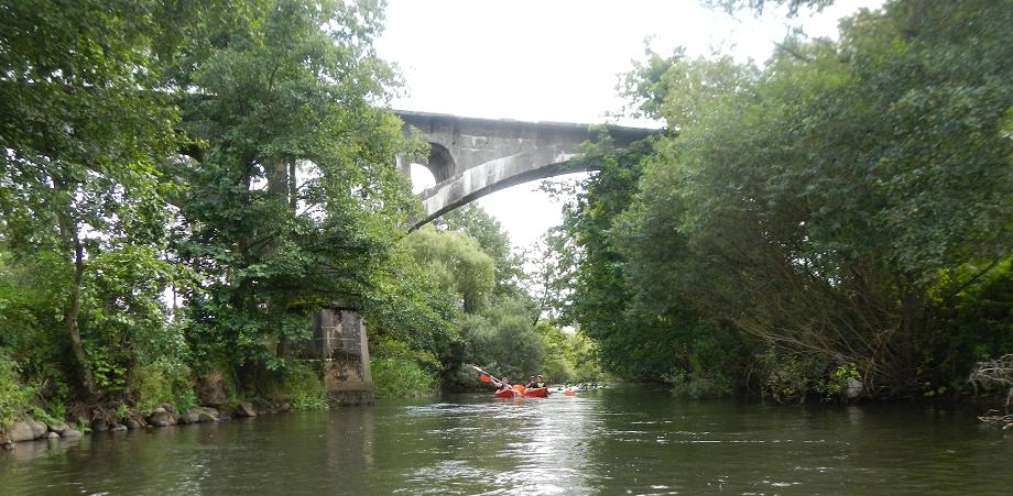 Spływ kajakowy Parsęta most kolejowy 